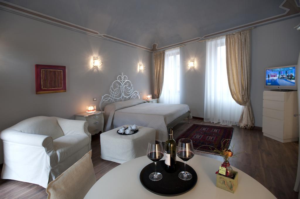 Bed and Breakfast Vinoteca La Sacrestia Alba  Pokoj fotografie